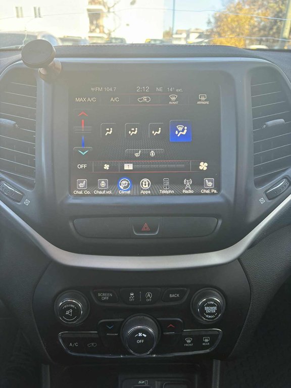 2018 Jeep Cherokee Trailhawk in Mont-Laurier, Quebec - 14 - w1024h768px