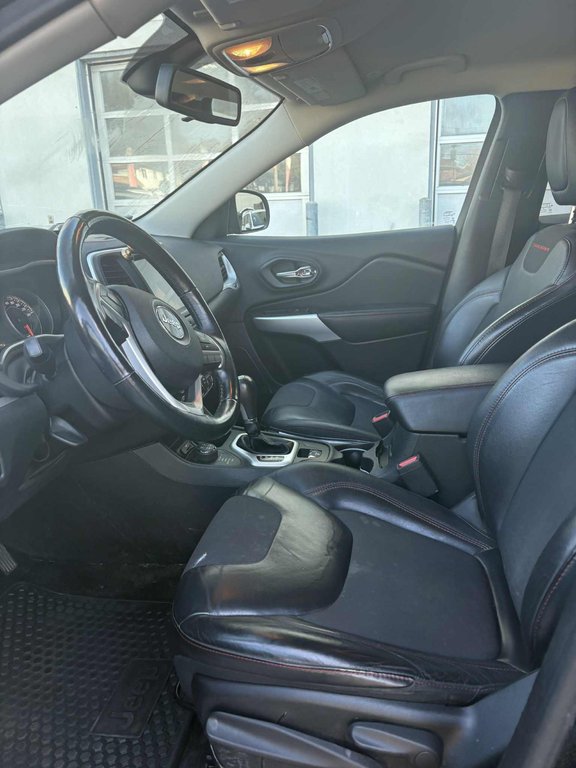 2018 Jeep Cherokee Trailhawk in Mont-Laurier, Quebec - 9 - w1024h768px