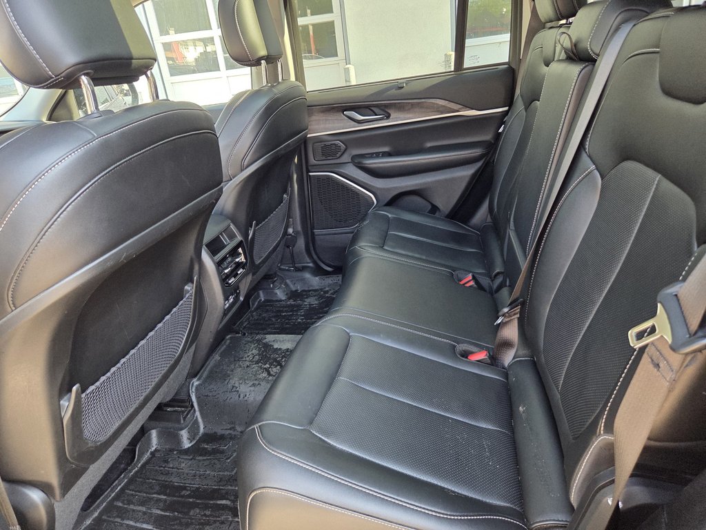 Jeep Grand Cherokee Limited 2023 à Mont-Laurier, Québec - 13 - w1024h768px