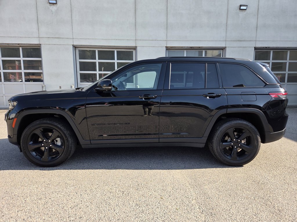 Jeep Grand Cherokee Limited 2023 à Mont-Laurier, Québec - 9 - w1024h768px