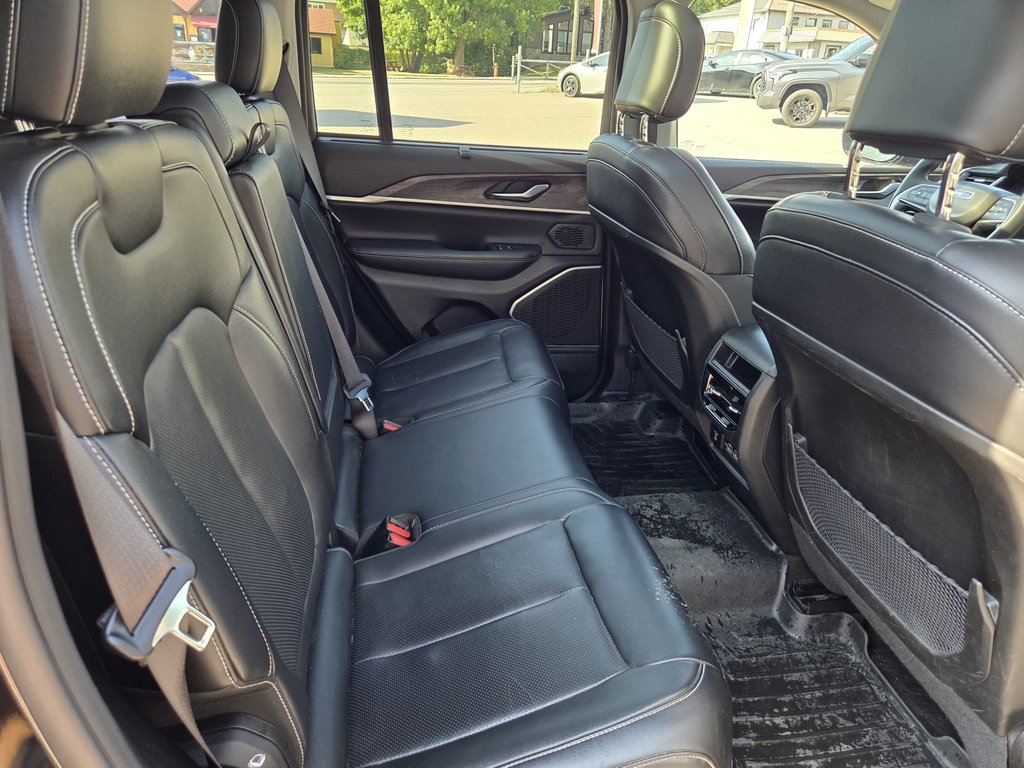 Jeep Grand Cherokee Limited 2023 à Mont-Laurier, Québec - 14 - w1024h768px