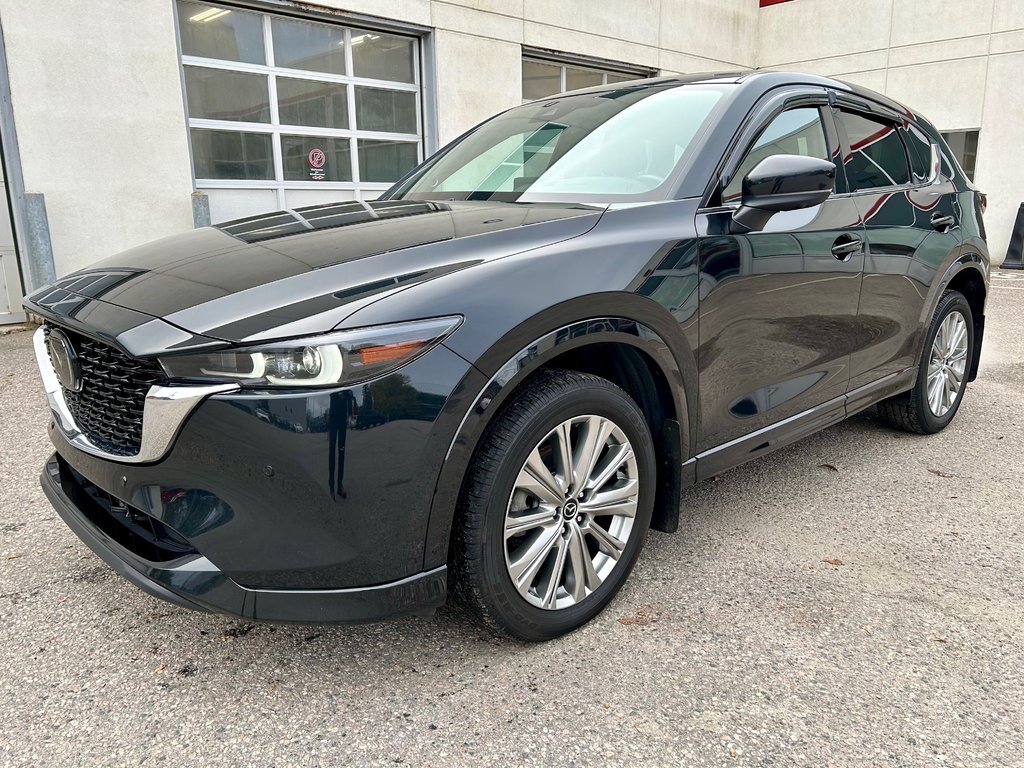 2022 Mazda CX-5 Signature (AWD) in Mont-Laurier, Quebec - 1 - w1024h768px