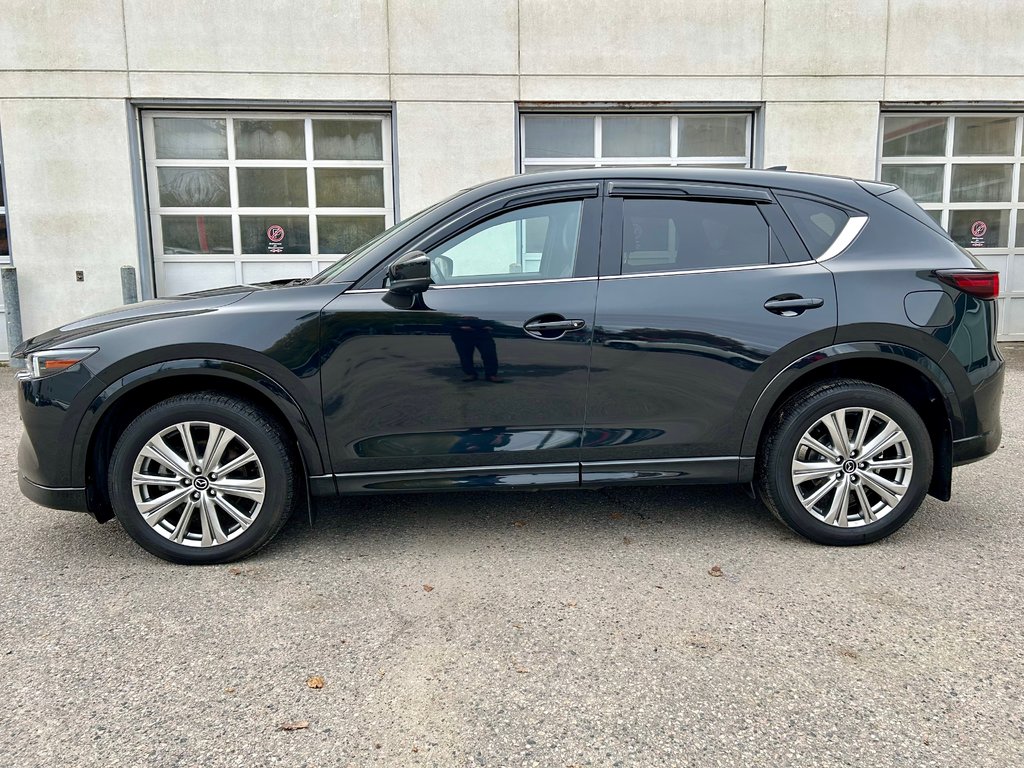 2022 Mazda CX-5 Signature (AWD) in Mont-Laurier, Quebec - 8 - w1024h768px