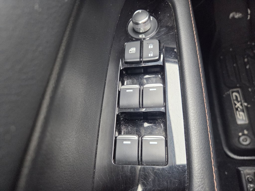 2023 Mazda CX-5 GT in Mont-Laurier, Quebec - 14 - w1024h768px