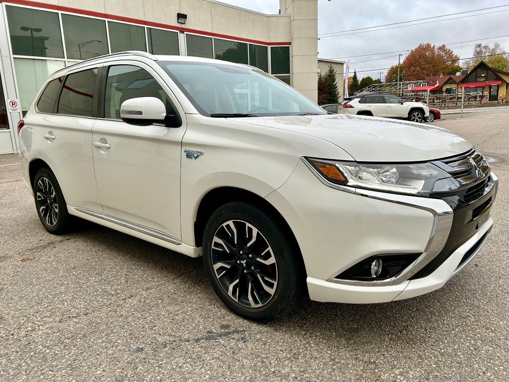 2018 Mitsubishi OUTLANDER PHEV GT (AWD) in Mont-Laurier, Quebec - 3 - w1024h768px