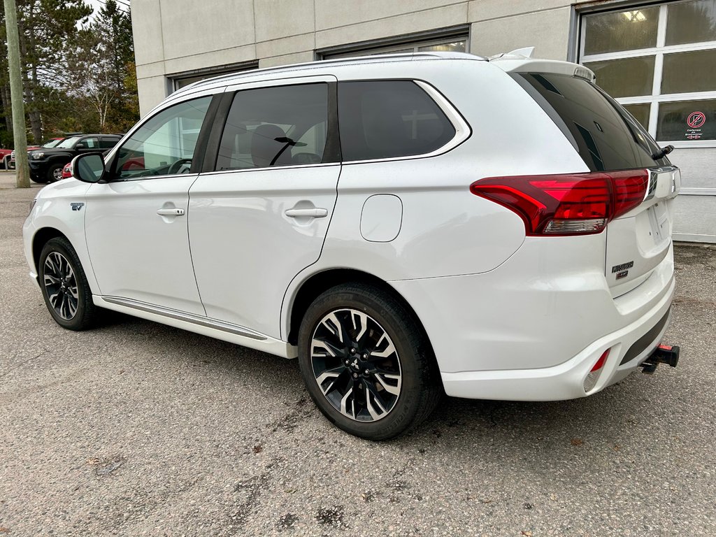 2018 Mitsubishi OUTLANDER PHEV GT (AWD) in Mont-Laurier, Quebec - 7 - w1024h768px