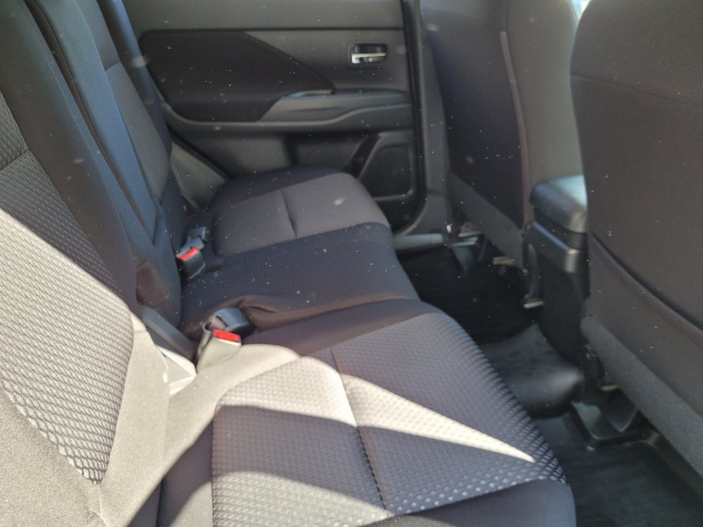 2018 Mitsubishi Outlander SE (A/C) in Mont-Laurier, Quebec - 13 - w1024h768px