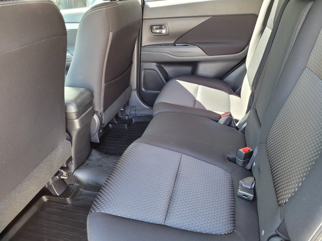 2018 Mitsubishi Outlander SE (A/C) in Mont-Laurier, Quebec - 12 - w1024h768px