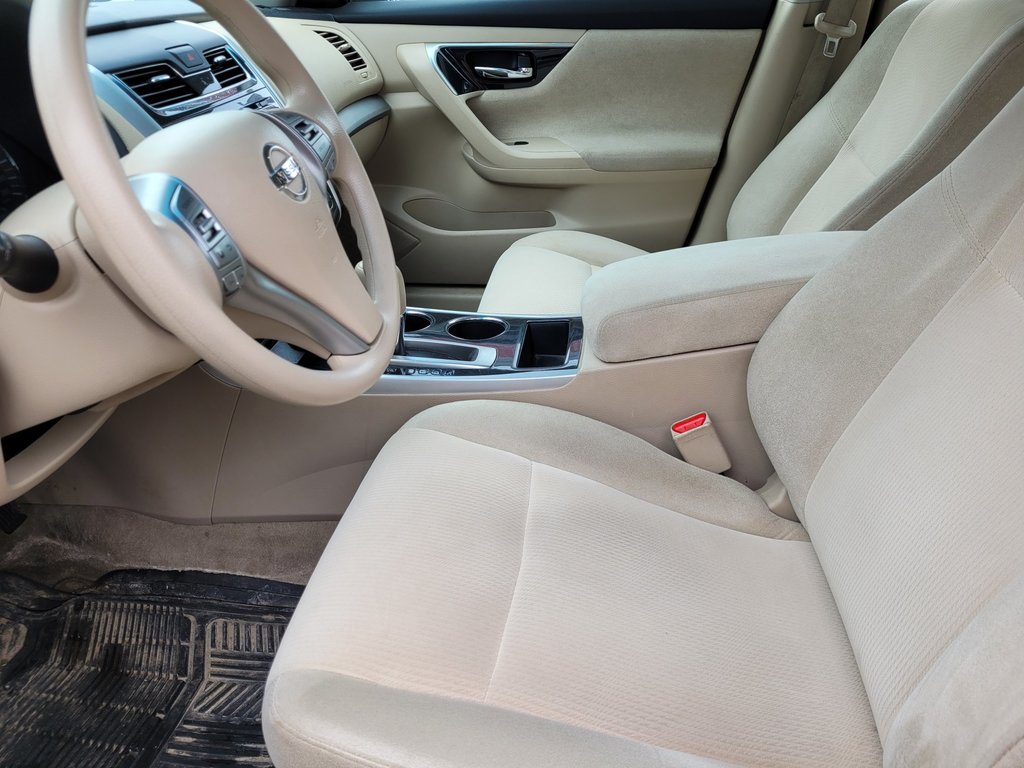 Nissan Altima S ( A/C) 2013 à Mont-Laurier, Québec - 10 - w1024h768px