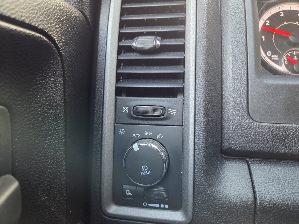 2022 Ram 1500 Classic Express in Mont-Laurier, Quebec - 15 - w1024h768px