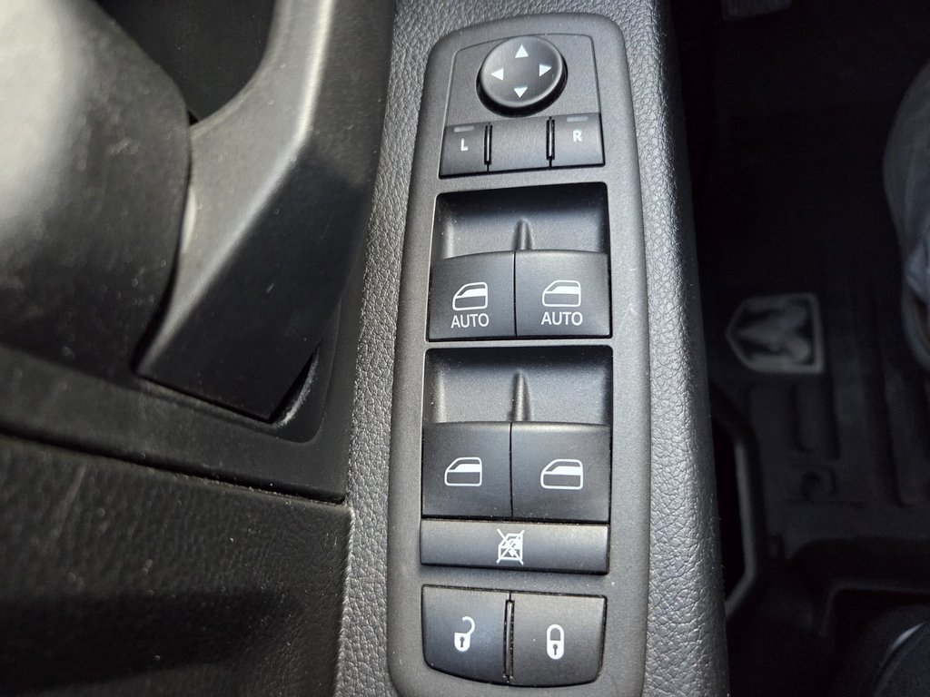 2022 Ram 1500 Classic Express in Mont-Laurier, Quebec - 14 - w1024h768px