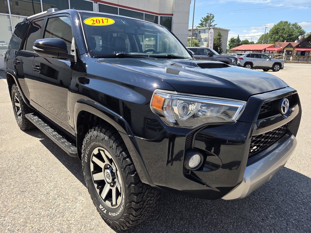 2017 Toyota 4Runner SR5 TRD-Off Road 4x4 in Mont-Laurier, Quebec - 3 - w1024h768px
