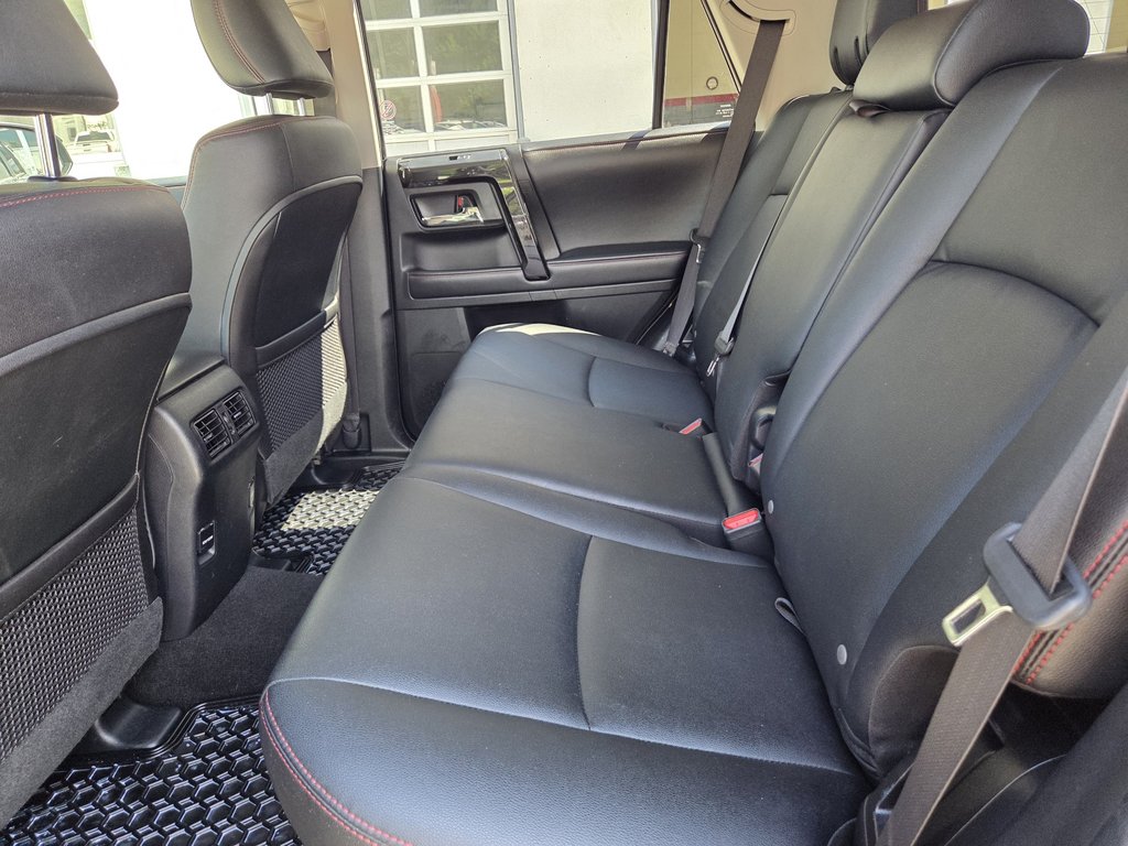 2017 Toyota 4Runner SR5 TRD-Off Road 4x4 in Mont-Laurier, Quebec - 13 - w1024h768px
