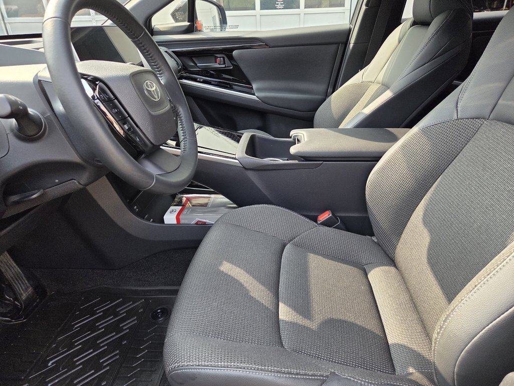 2024 Toyota BZ4X XLE in Mont-Laurier, Quebec - 10 - w1024h768px