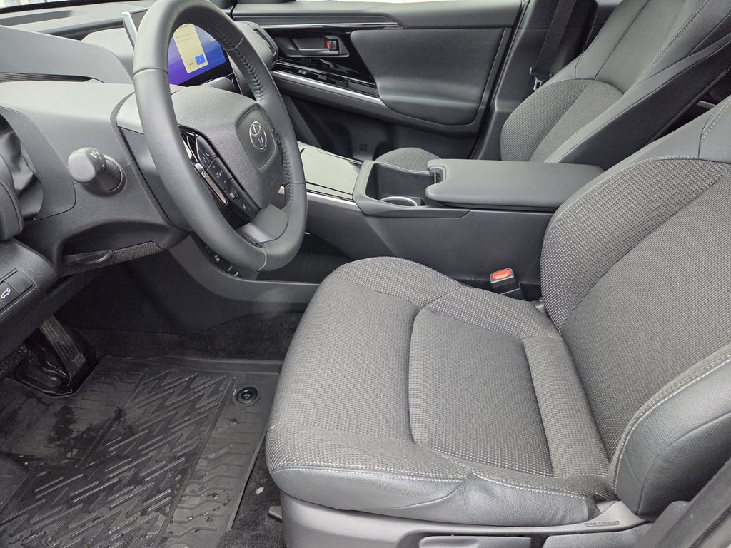 2023 Toyota BZ4X XLE AWD in Mont-Laurier, Quebec - 9 - w1024h768px