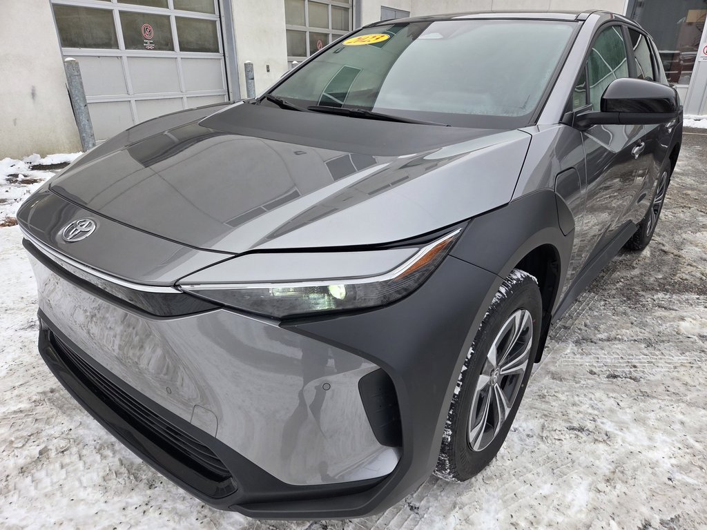 2023 Toyota BZ4X XLE AWD in Mont-Laurier, Quebec - 1 - w1024h768px