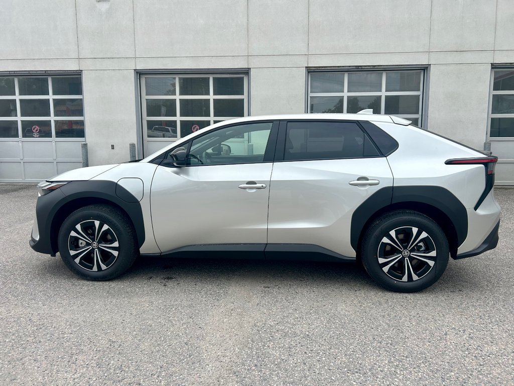 Toyota BZ4X LE 2024 à Mont-Laurier, Québec - 8 - w1024h768px