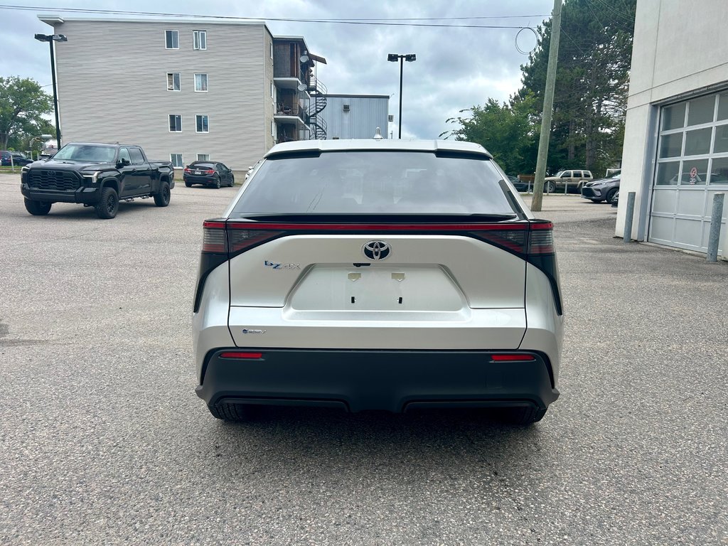 2024 Toyota BZ4X LE in Mont-Laurier, Quebec - 6 - w1024h768px