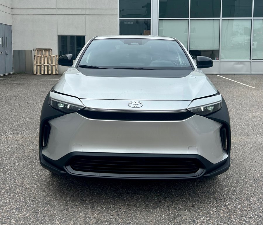 Toyota BZ4X LE 2024 à Mont-Laurier, Québec - 2 - w1024h768px