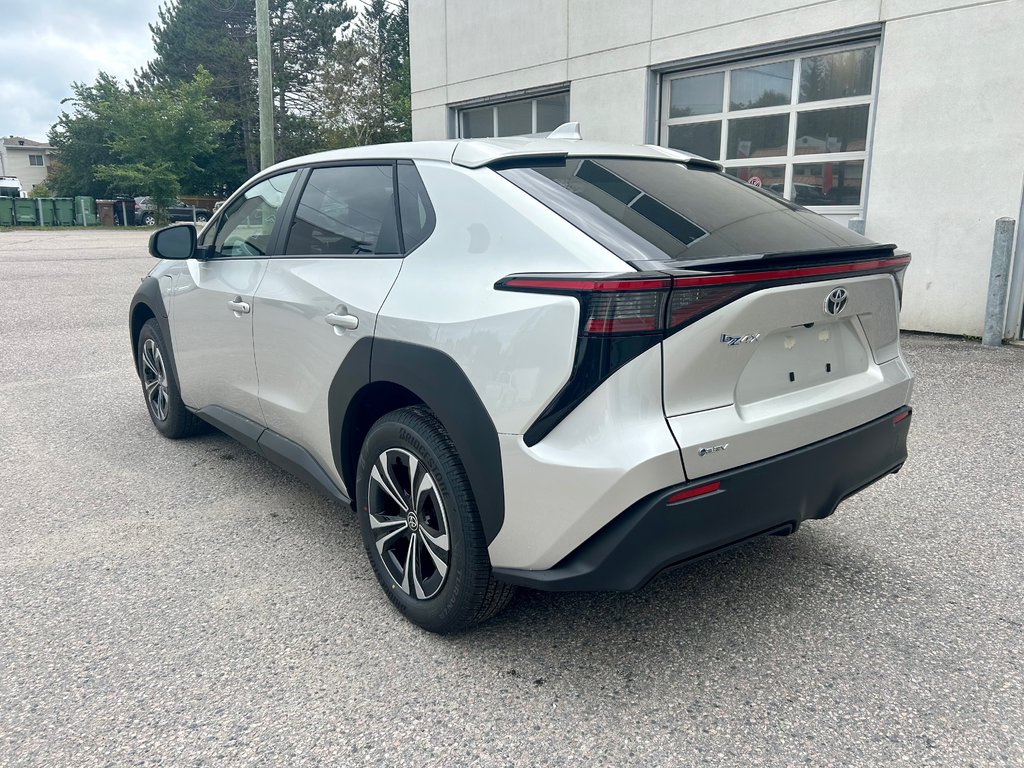 2024 Toyota BZ4X LE in Mont-Laurier, Quebec - 7 - w1024h768px