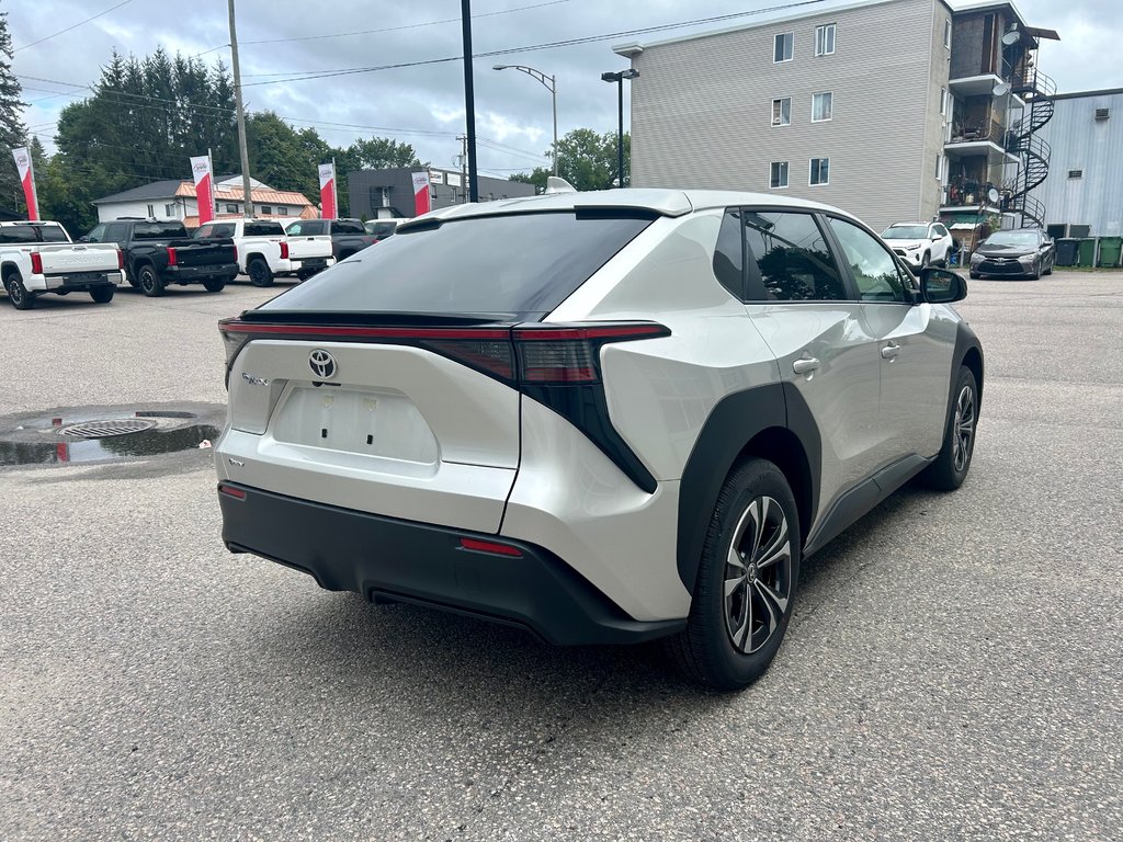 2024 Toyota BZ4X LE in Mont-Laurier, Quebec - 5 - w1024h768px