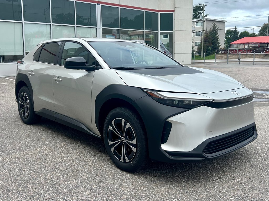 Toyota BZ4X LE 2024 à Mont-Laurier, Québec - 3 - w1024h768px