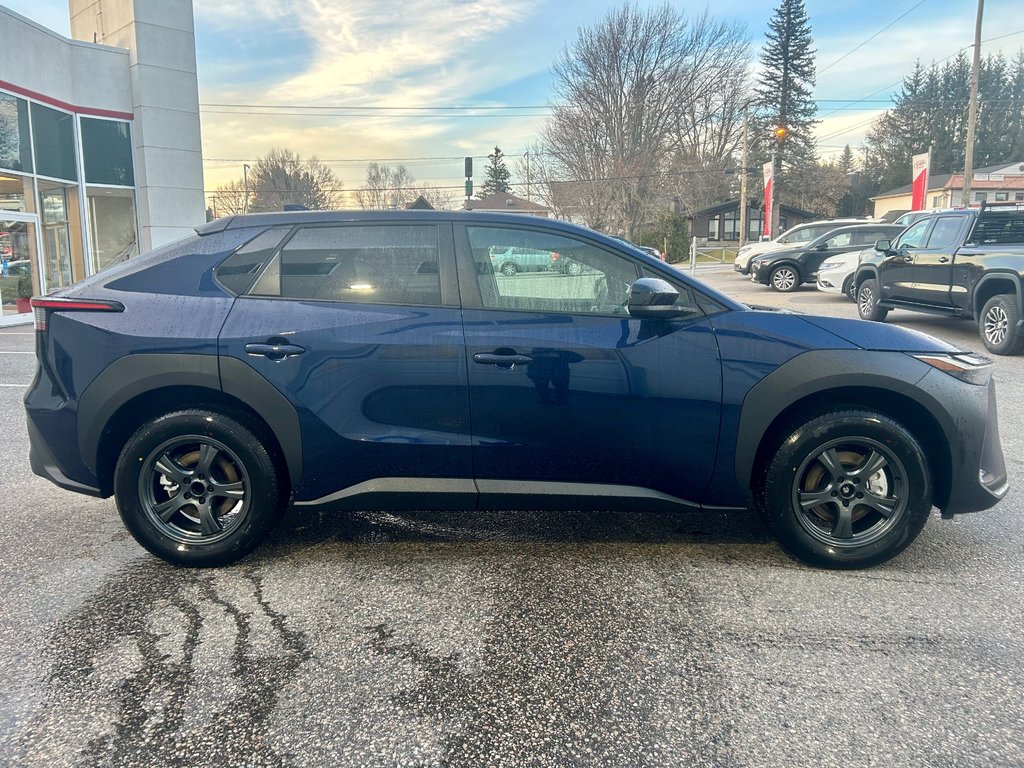 2024 Toyota BZ4X LE in Mont-Laurier, Quebec - 4 - w1024h768px