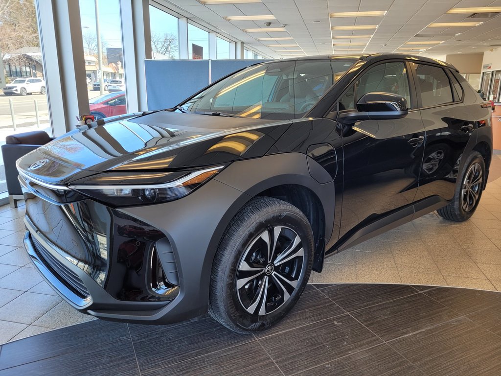 2025 Toyota BZ4X XLE in Mont-Laurier, Quebec - 1 - w1024h768px