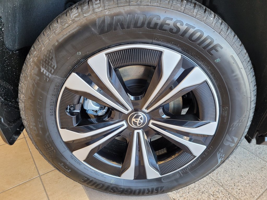 2025 Toyota BZ4X XLE in Mont-Laurier, Quebec - 8 - w1024h768px