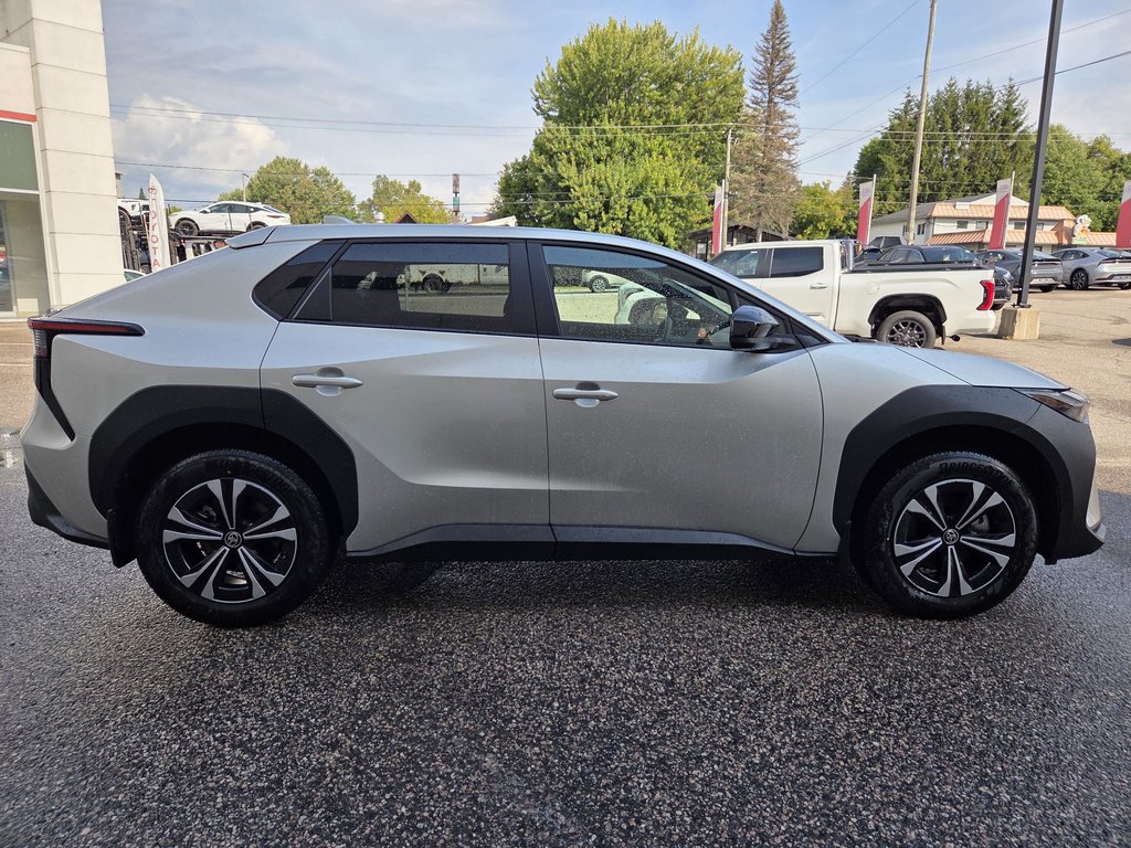 Toyota BZ4X LE 2025 à Mont-Laurier, Québec - 4 - w1024h768px