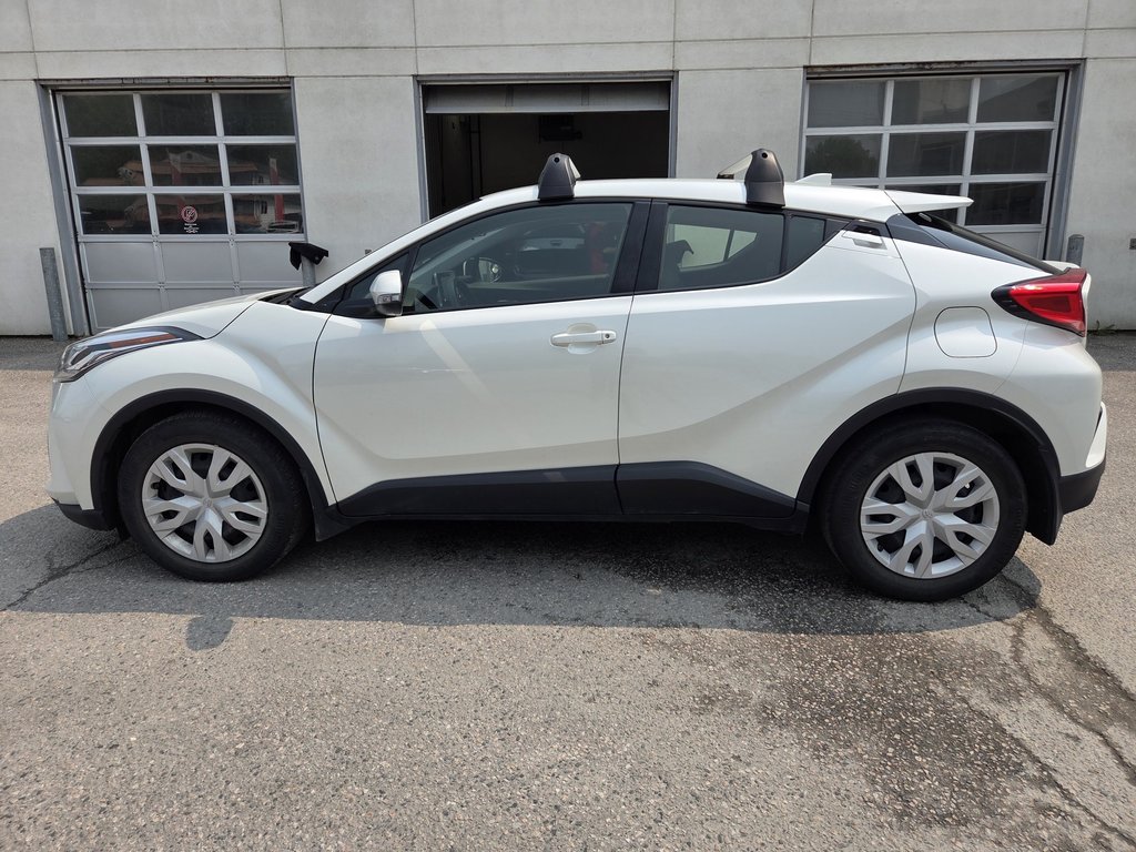 Toyota C-HR LE (FWD) 2021 à Mont-Laurier, Québec - 9 - w1024h768px