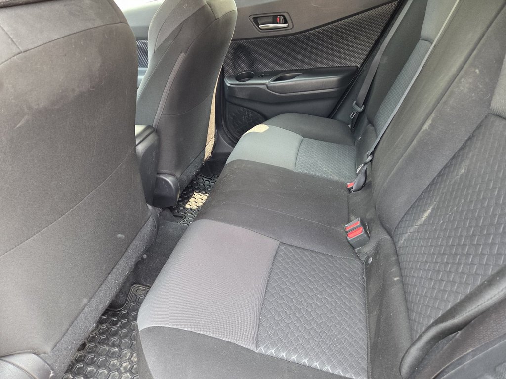 Toyota C-HR LE (FWD) 2021 à Mont-Laurier, Québec - 13 - w1024h768px