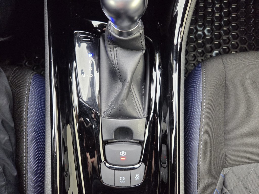 2021 Toyota C-HR XLE Premium in Mont-Laurier, Quebec - 15 - w1024h768px