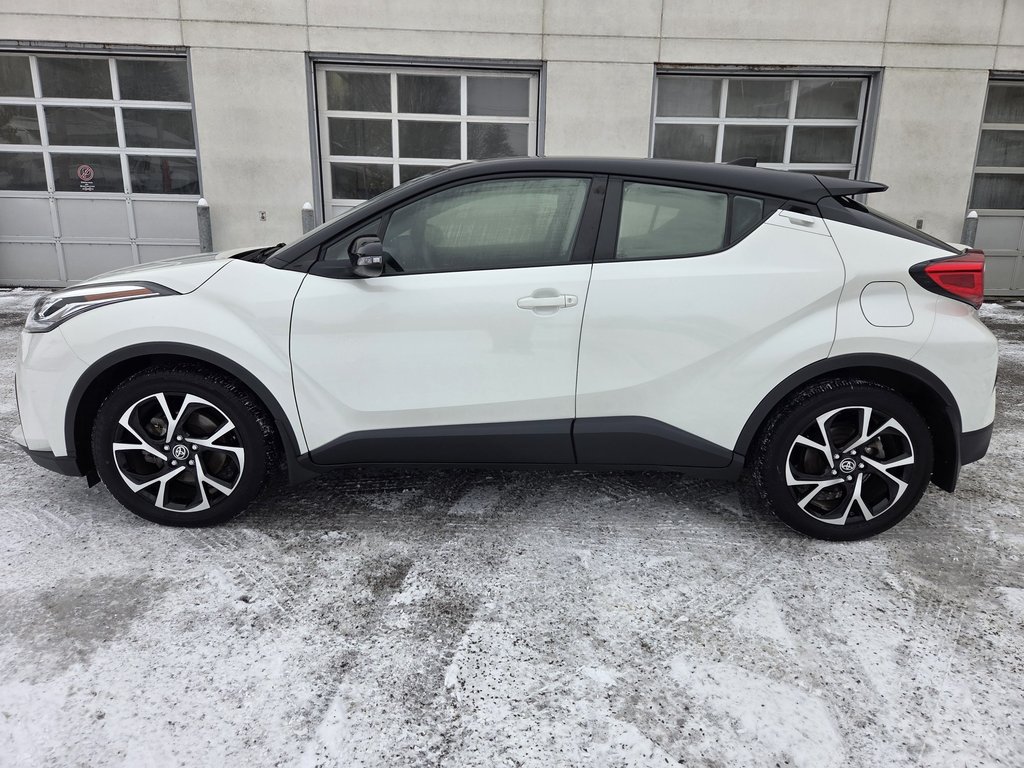2021 Toyota C-HR XLE Premium in Mont-Laurier, Quebec - 8 - w1024h768px