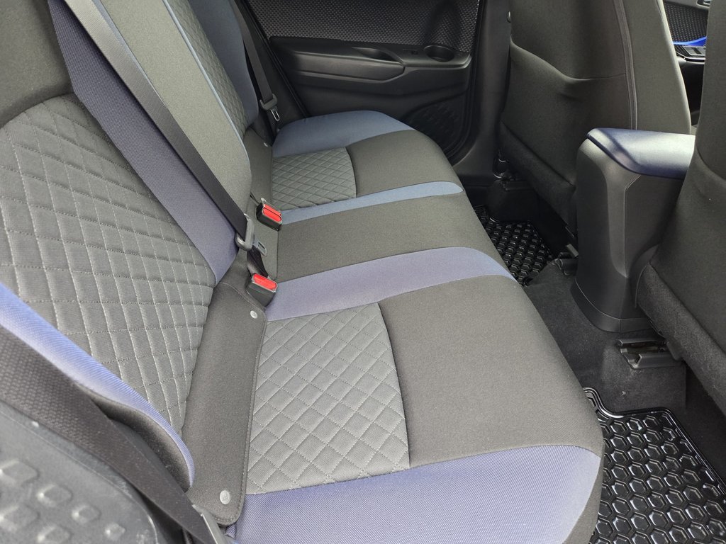 2021 Toyota C-HR XLE Premium in Mont-Laurier, Quebec - 13 - w1024h768px