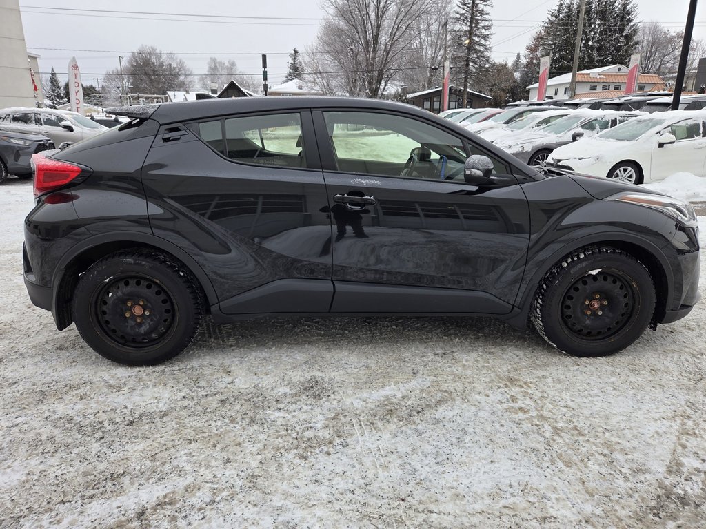 Toyota C-HR XLE Premium 2021 à Mont-Laurier, Québec - 4 - w1024h768px