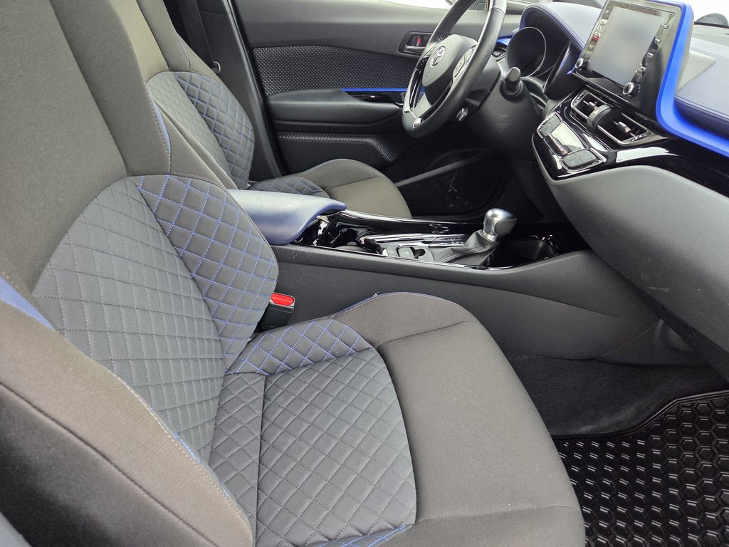 Toyota C-HR XLE Premium 2021 à Mont-Laurier, Québec - 10 - w1024h768px