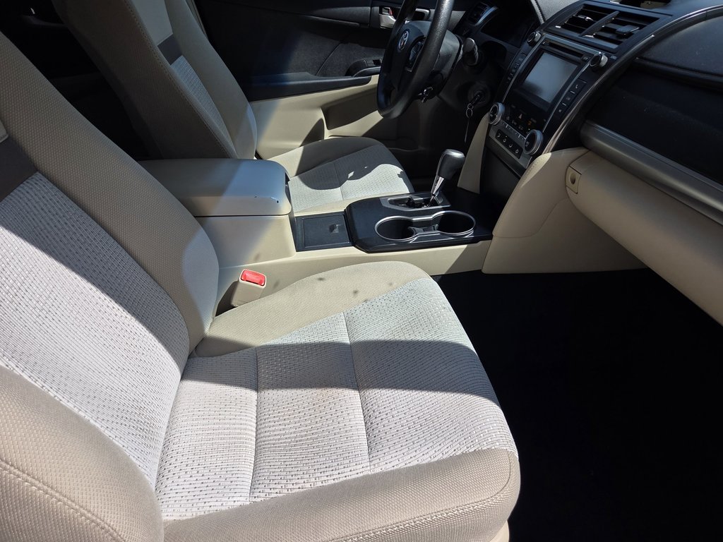 2012 Toyota Camry LE (A/C) in Mont-Laurier, Quebec - 12 - w1024h768px