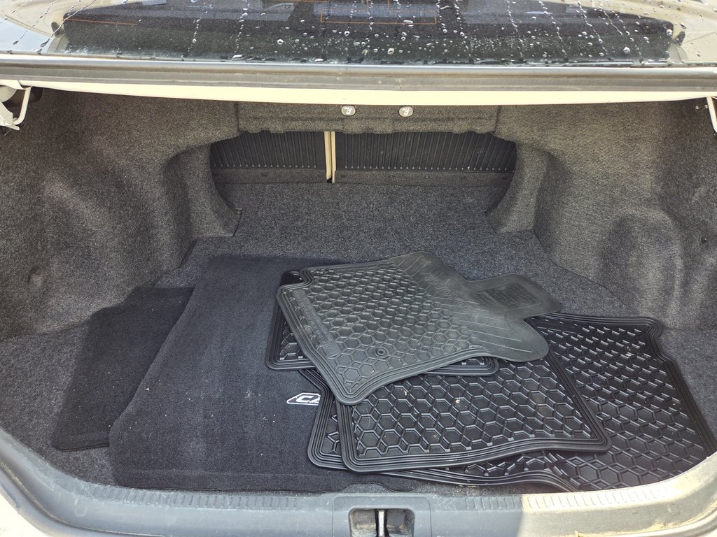 2012 Toyota Camry LE (A/C) in Mont-Laurier, Quebec - 7 - w1024h768px