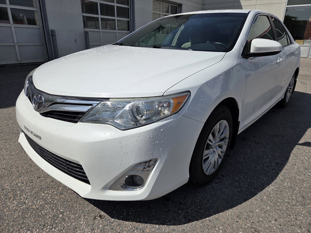 2012 Toyota Camry LE (A/C) in Mont-Laurier, Quebec - 1 - w1024h768px