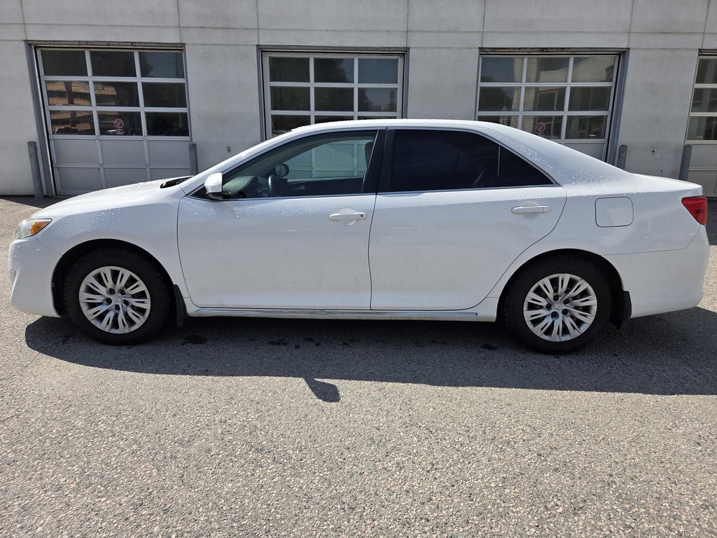 2012 Toyota Camry LE (A/C) in Mont-Laurier, Quebec - 9 - w1024h768px