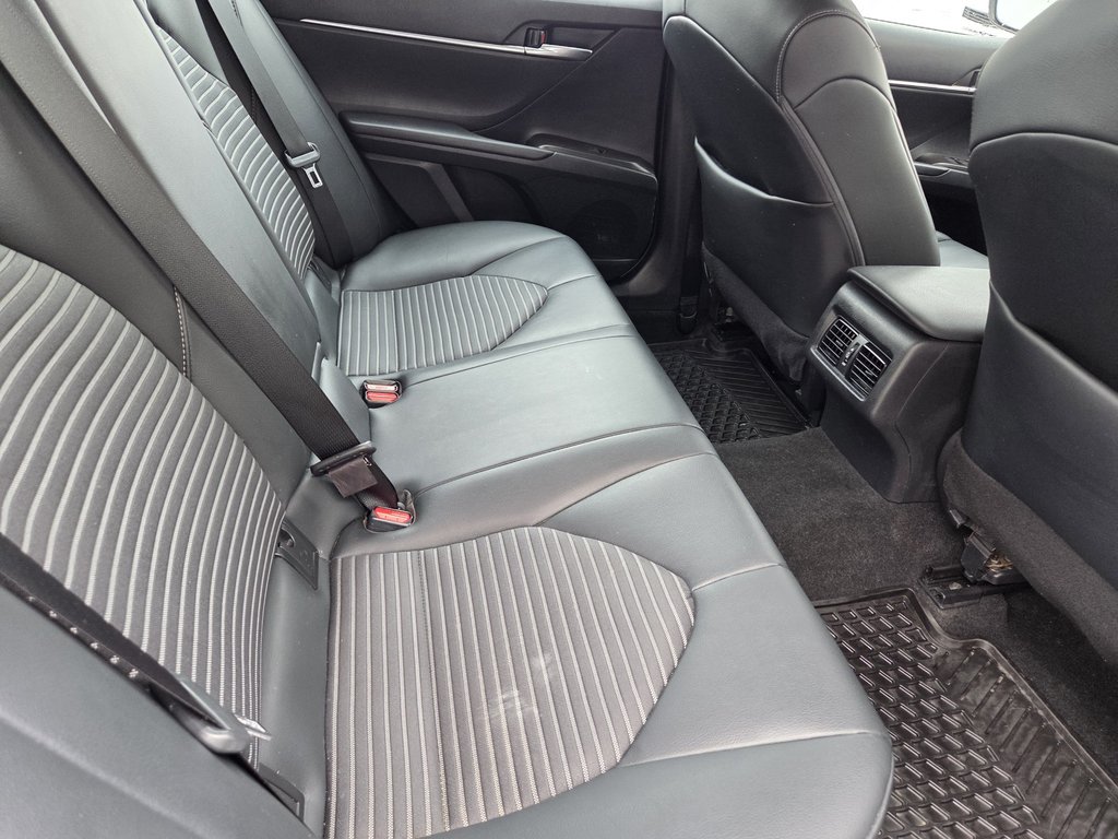 2021 Toyota Camry SE AWD in Mont-Laurier, Quebec - 12 - w1024h768px