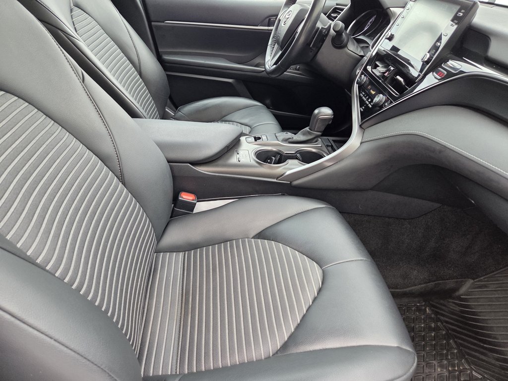 2021 Toyota Camry SE AWD in Mont-Laurier, Quebec - 10 - w1024h768px