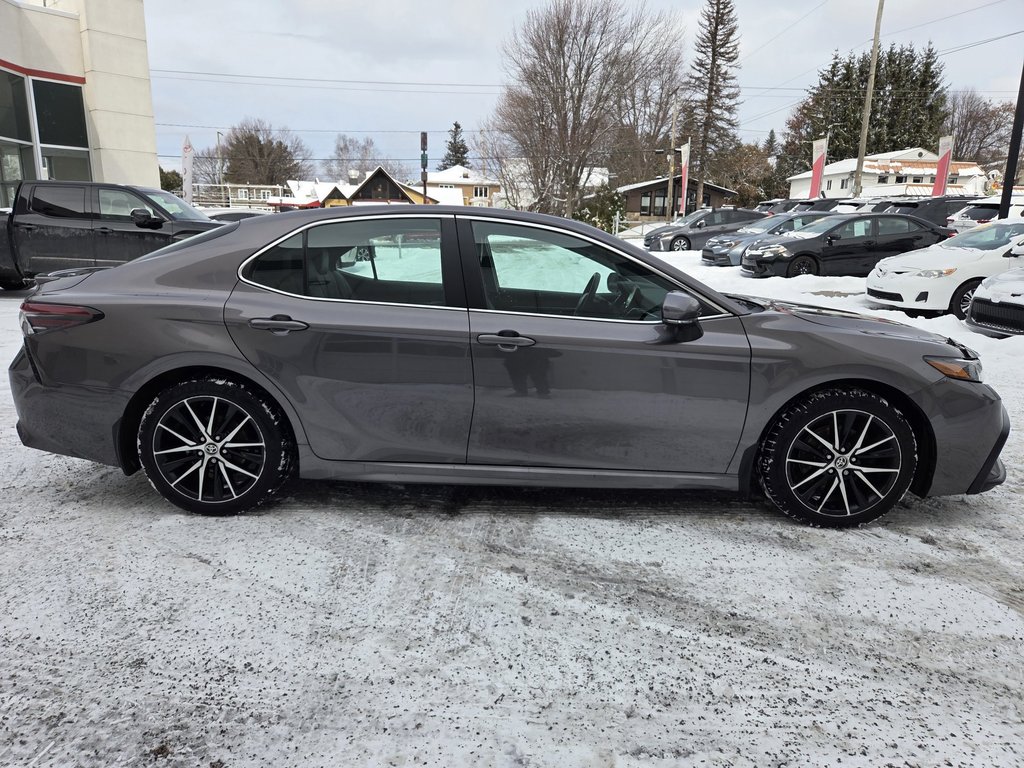 2021 Toyota Camry SE AWD in Mont-Laurier, Quebec - 4 - w1024h768px