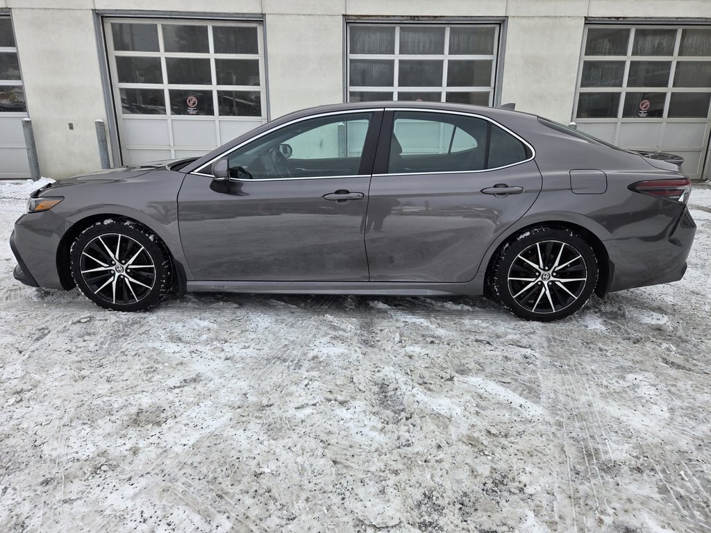 2021 Toyota Camry SE AWD in Mont-Laurier, Quebec - 8 - w1024h768px