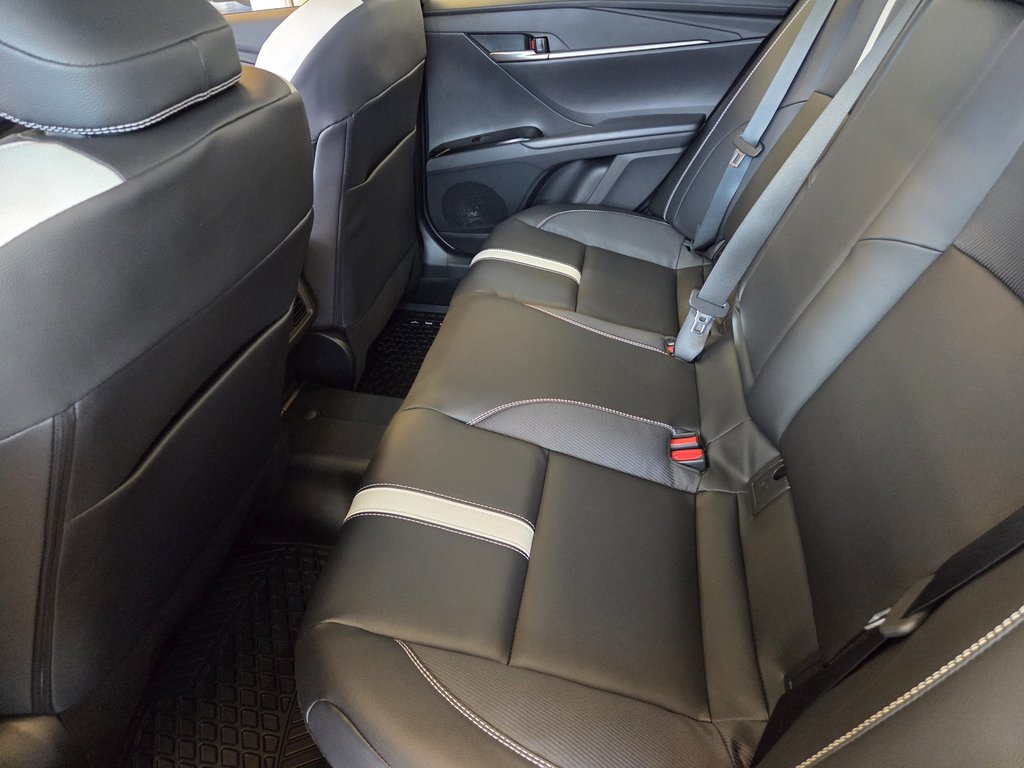 2026 Toyota CAMRY SE GROUPE AMÉLIORÉ in Mont-Laurier, Quebec - 10 - w1024h768px