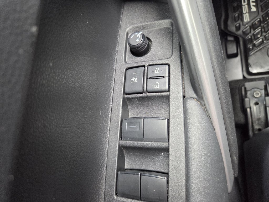 Toyota COROLLA CROSS LE Premium (AWD) 2022 à Mont-Laurier, Québec - 15 - w1024h768px