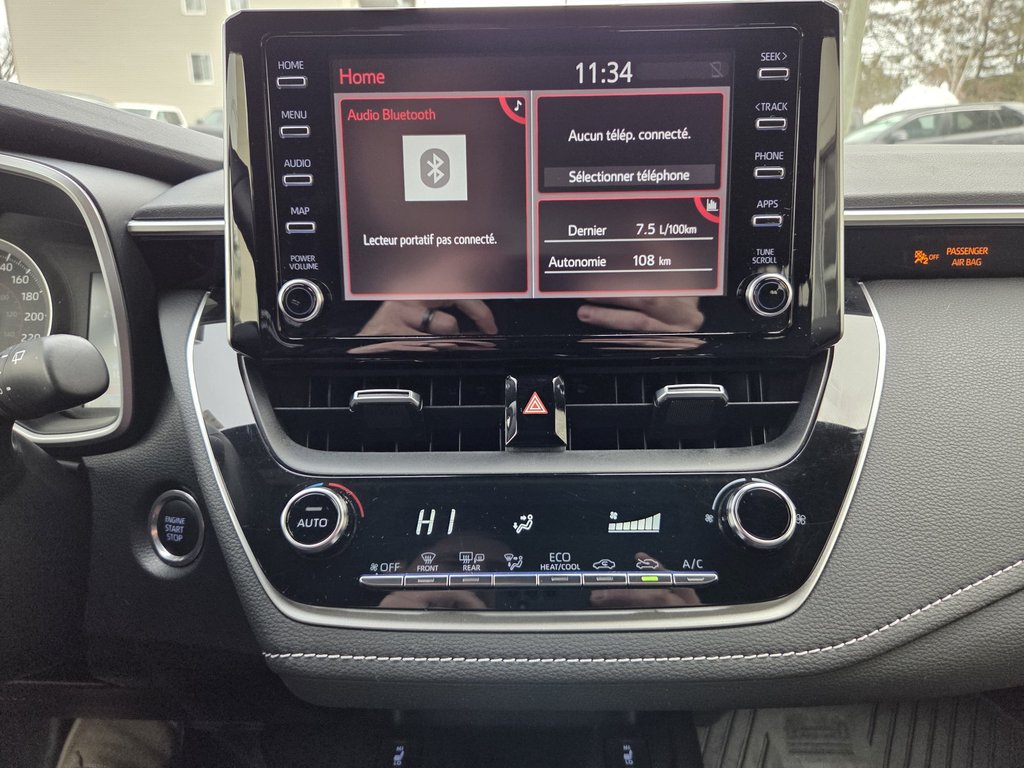 2021 Toyota Corolla Hatchback SE in Mont-Laurier, Quebec - 14 - w1024h768px