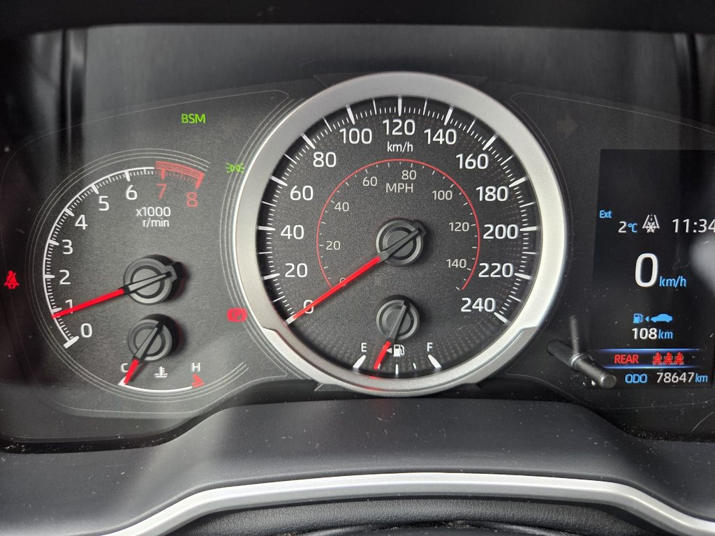 2021 Toyota Corolla Hatchback SE in Mont-Laurier, Quebec - 15 - w1024h768px