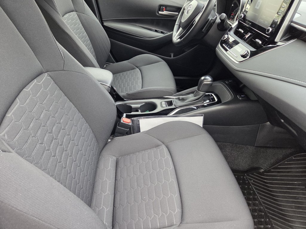 2021 Toyota Corolla Hatchback SE in Mont-Laurier, Quebec - 11 - w1024h768px